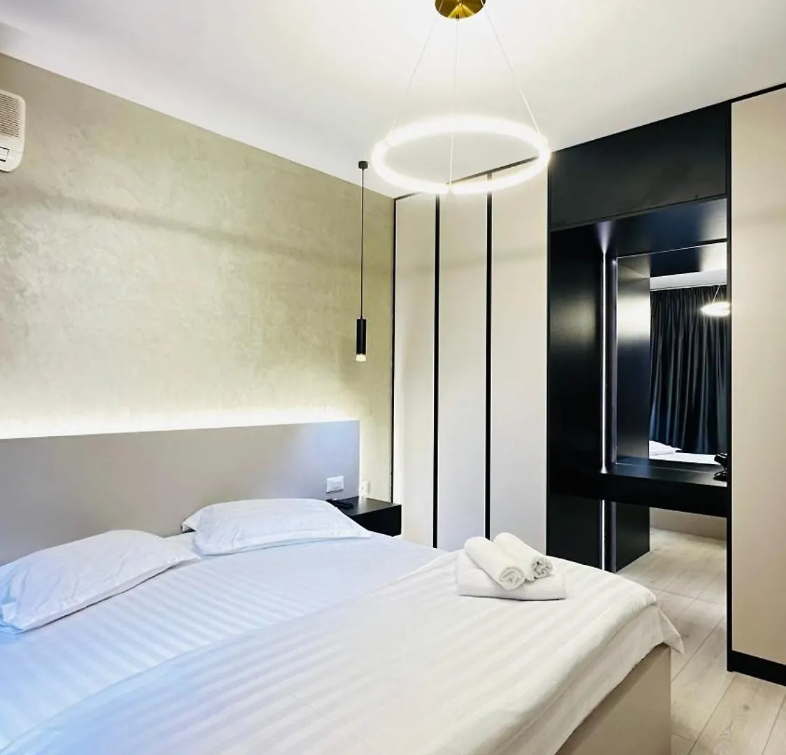 Apartment Luxurious Central Stay - Self Check-In Tirana