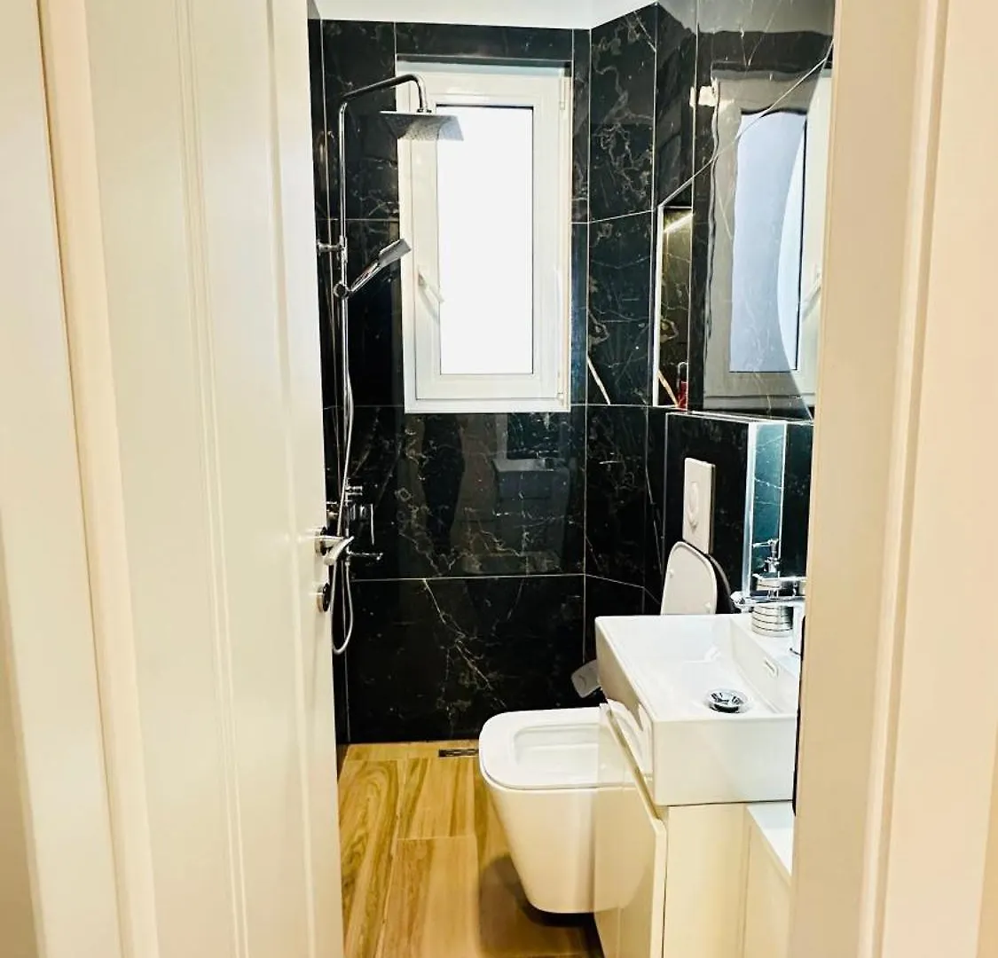 Luxurious Central Stay - Self Check-In Tirana Apartment