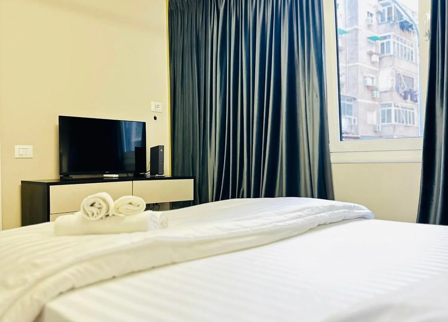 Apartment Luxurious Central Stay - Self Check-In Tirana Albania