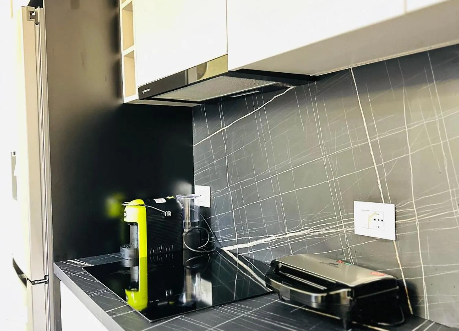 Luxurious Central Stay - Self Check-In Tirana Apartment