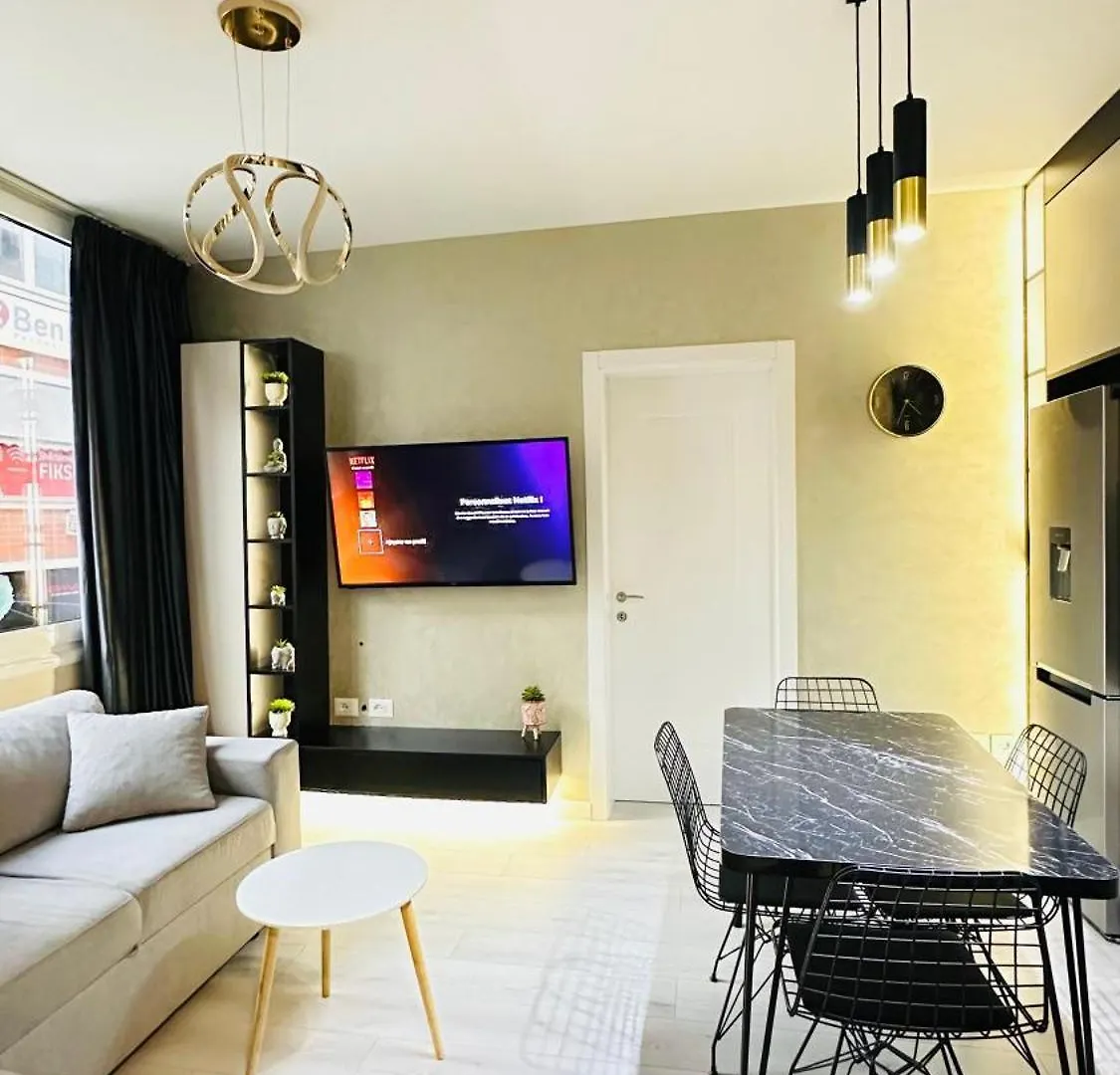 Luxurious Central Stay - Self Check-In Tirana Apartment