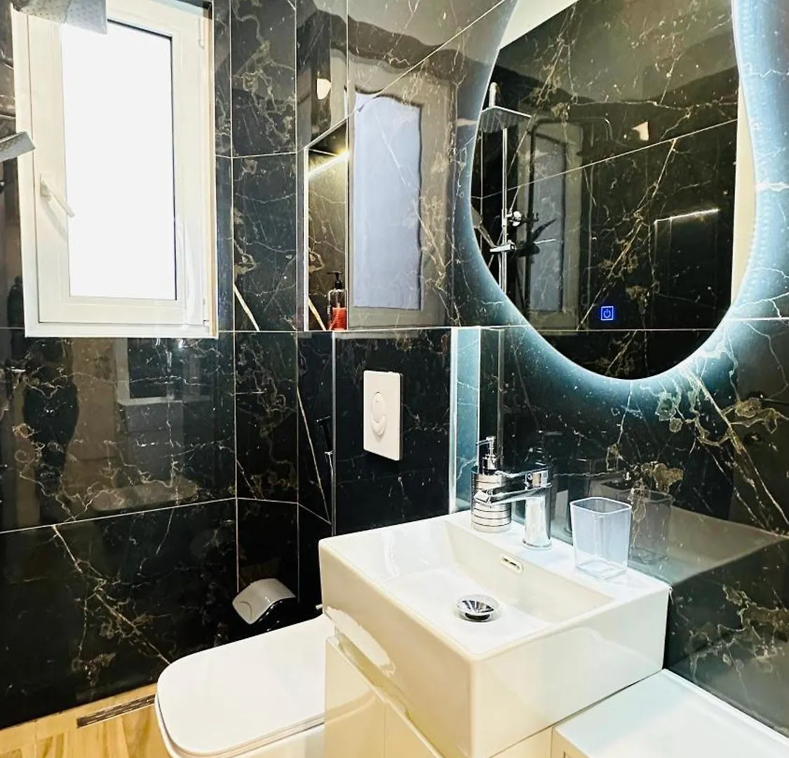 Apartment Luxurious Central Stay - Self Check-In Tirana