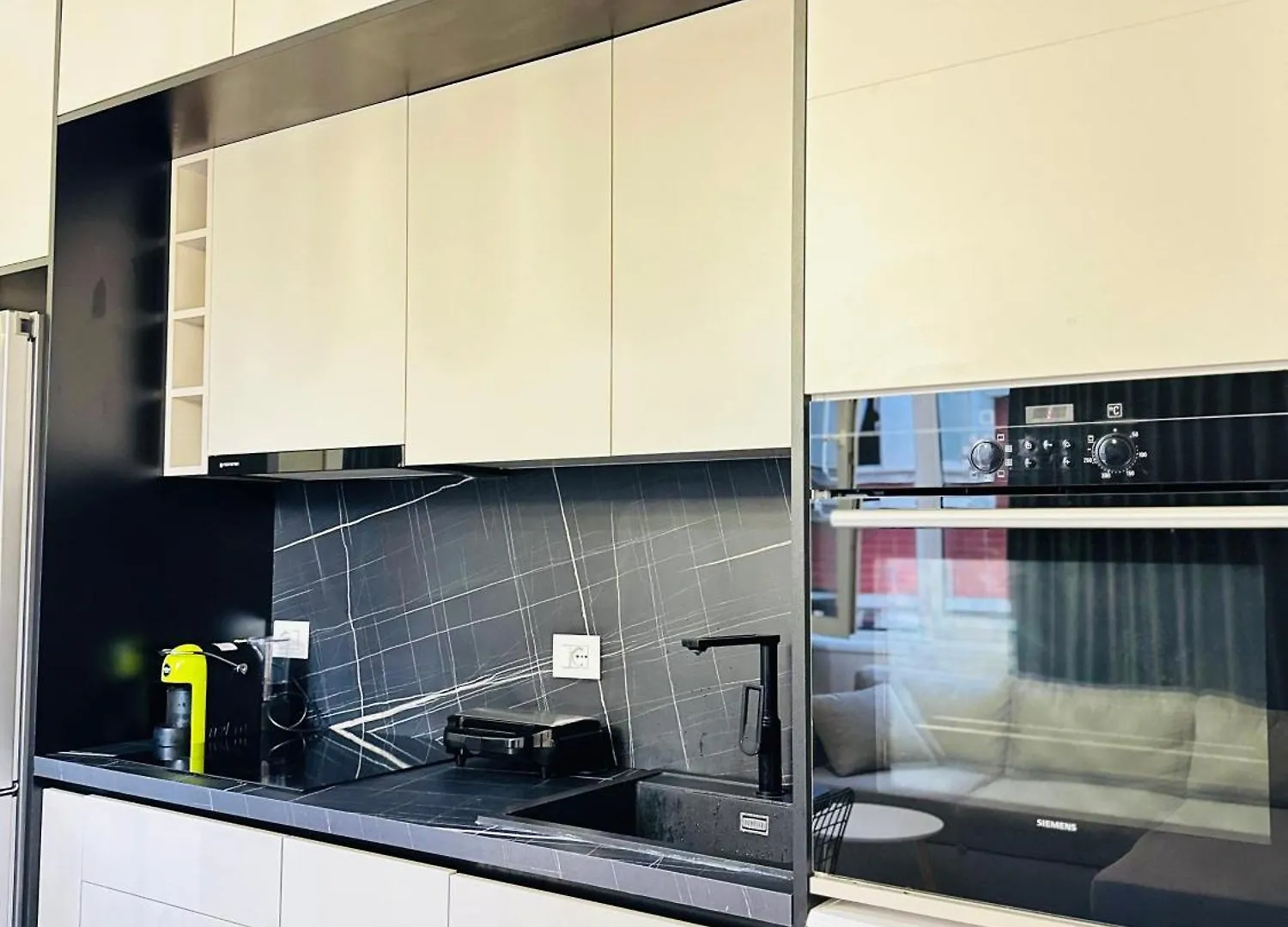 Apartment Luxurious Central Stay - Self Check-In Tirana